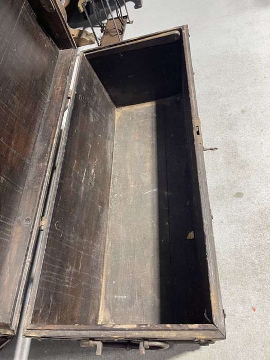 Lada de zestre din lemn masiv, stil baroc