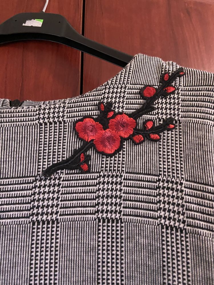 Rochie în carouri
