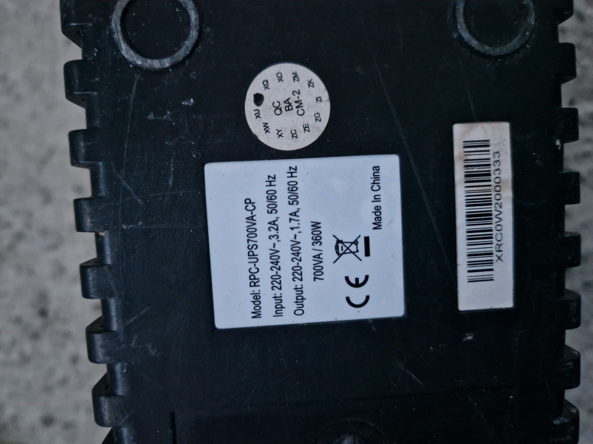 Ups 700VA 360w cu baterie