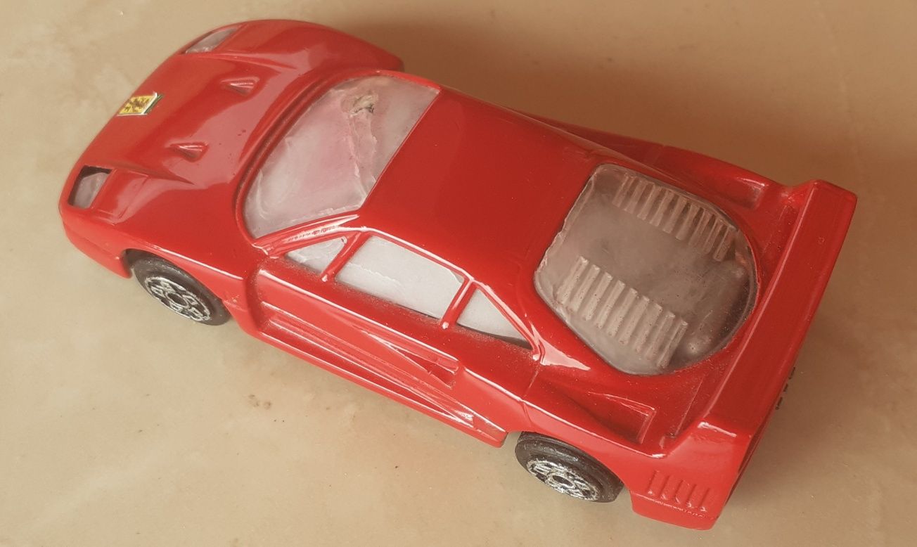 Продавам Ferrari F40, мащаб 1/43