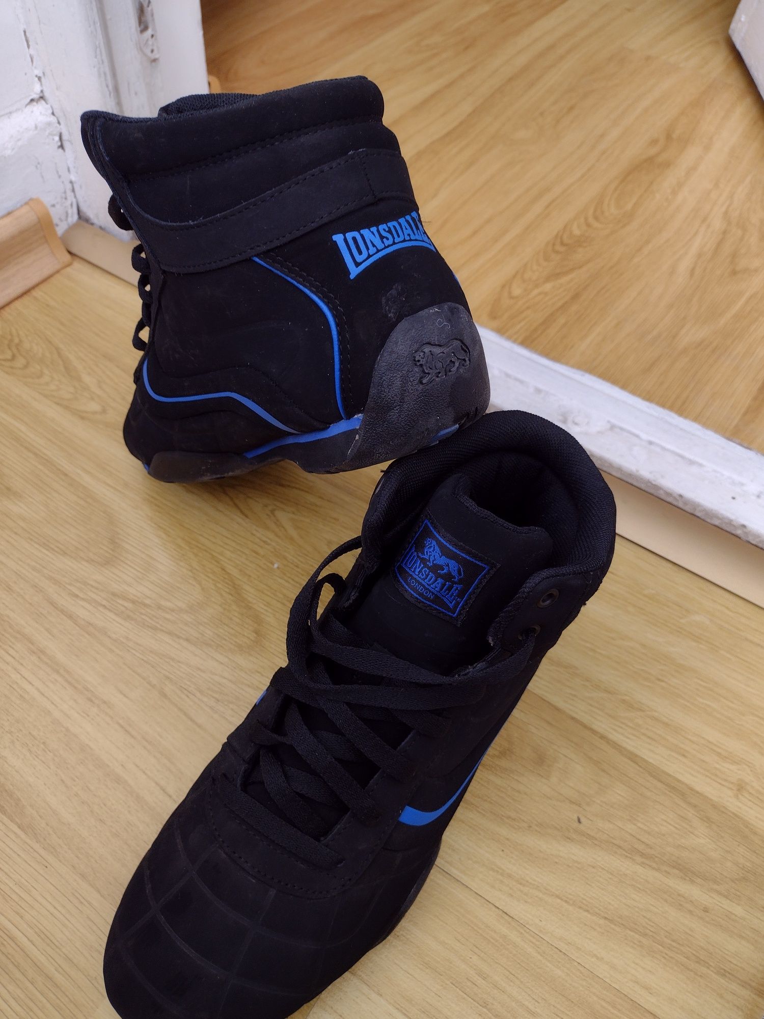Спортни обувки черно сини боксьорски
