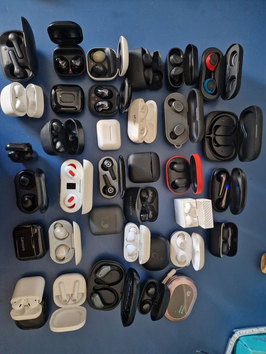 Casti wireless si Case-uri Samsung, Jabra, Sony, Beats