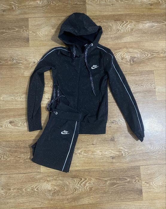 Дамски екипчета на bottega и nike