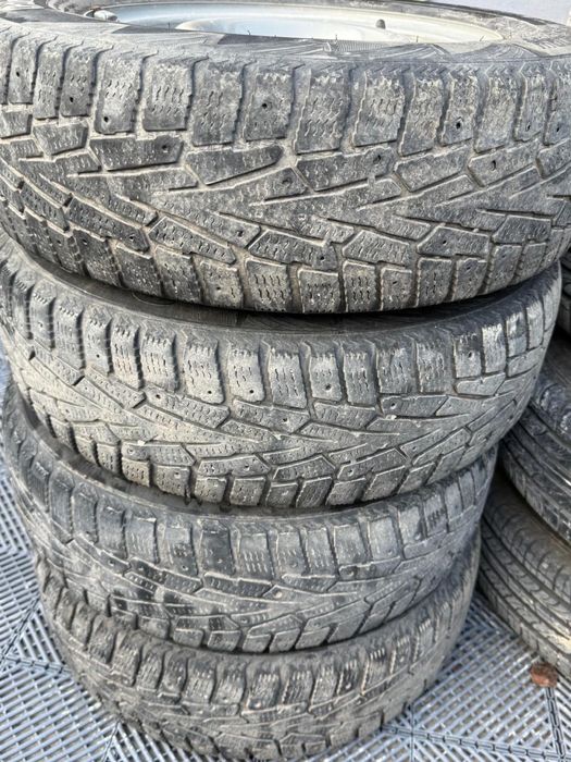 Шины с дисками комплект