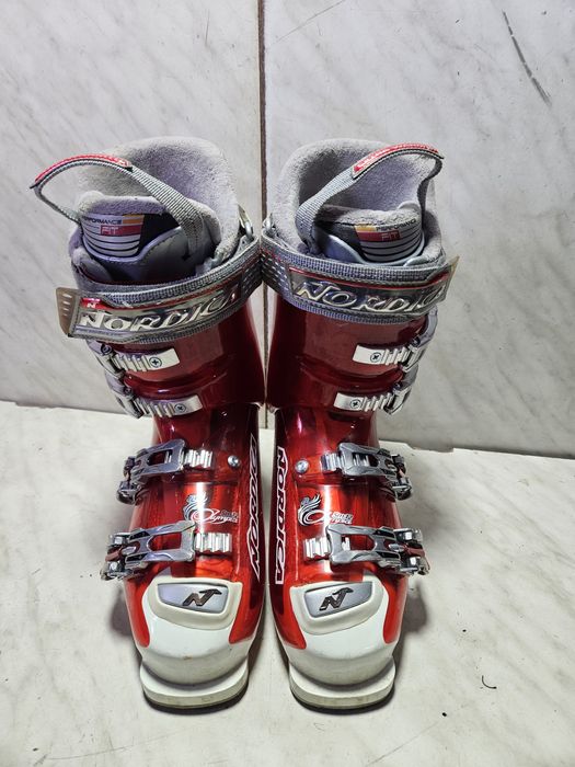 Clapari ski schi   Nordica mondo  24-24,5  corespunde mărimii 38