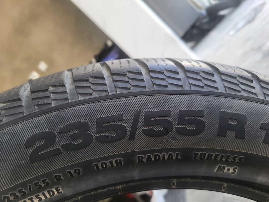 Продам  шины  235/55/19 Continontal  в отличном состояние