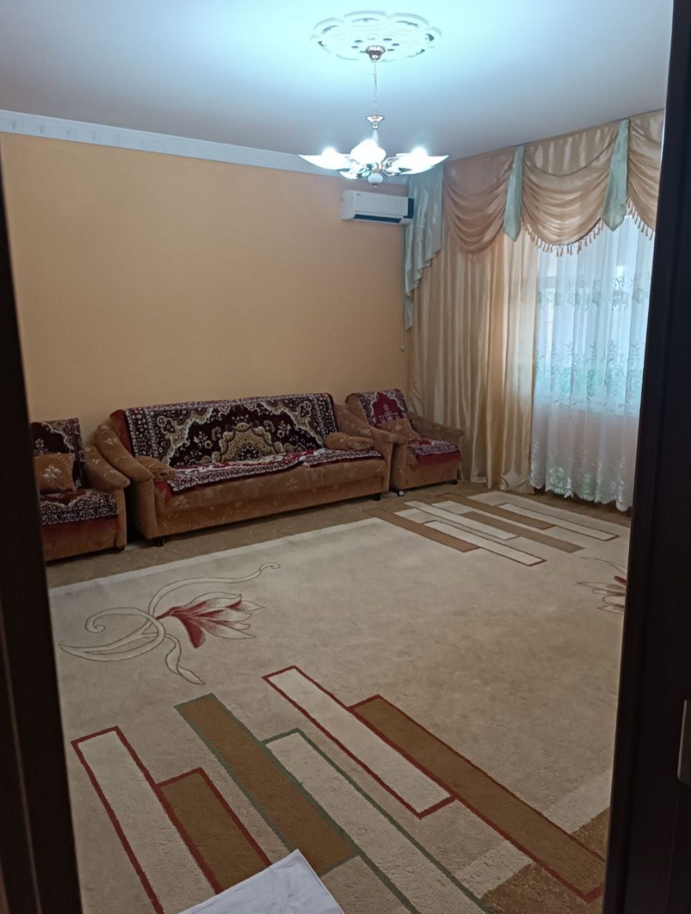 Аренда Метро ДУ́СТЛИК  2 КОМ 400 $