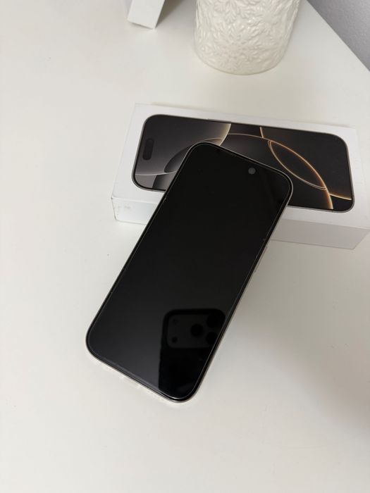 Vând IPhone 16 Pro