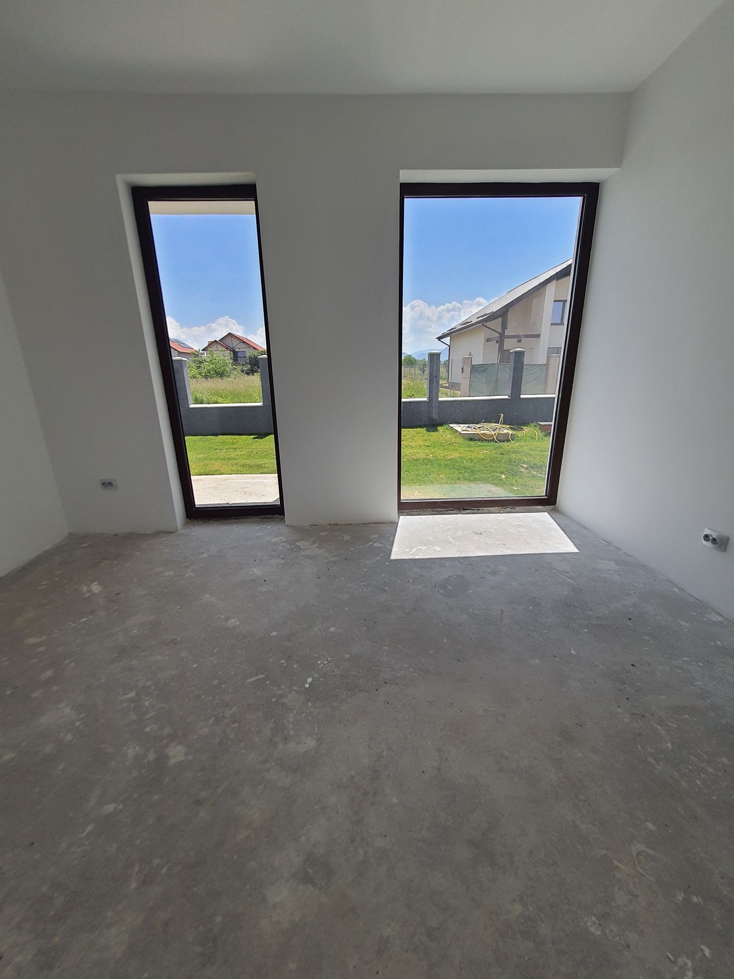 Proprietar vand casa Harman aleea 14