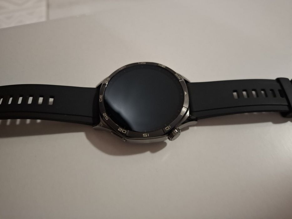 Продавам нов HUAWEI GT5.