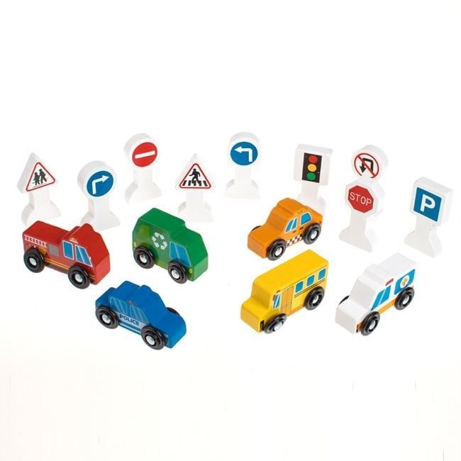 Дървени превозни средства,светофар и пътни знаци-15 части