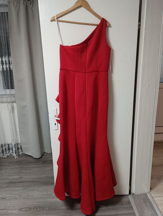 Елегантна дамска рокля