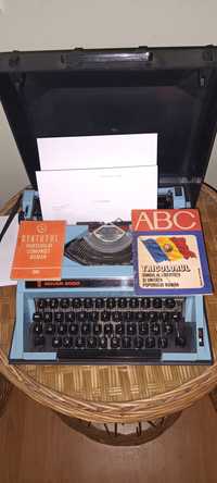 Mașină de scris ROVER 2000