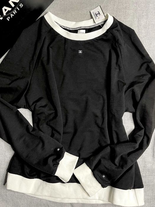 черна блуза суичър шанел с бяло дълъг ръкав chanel