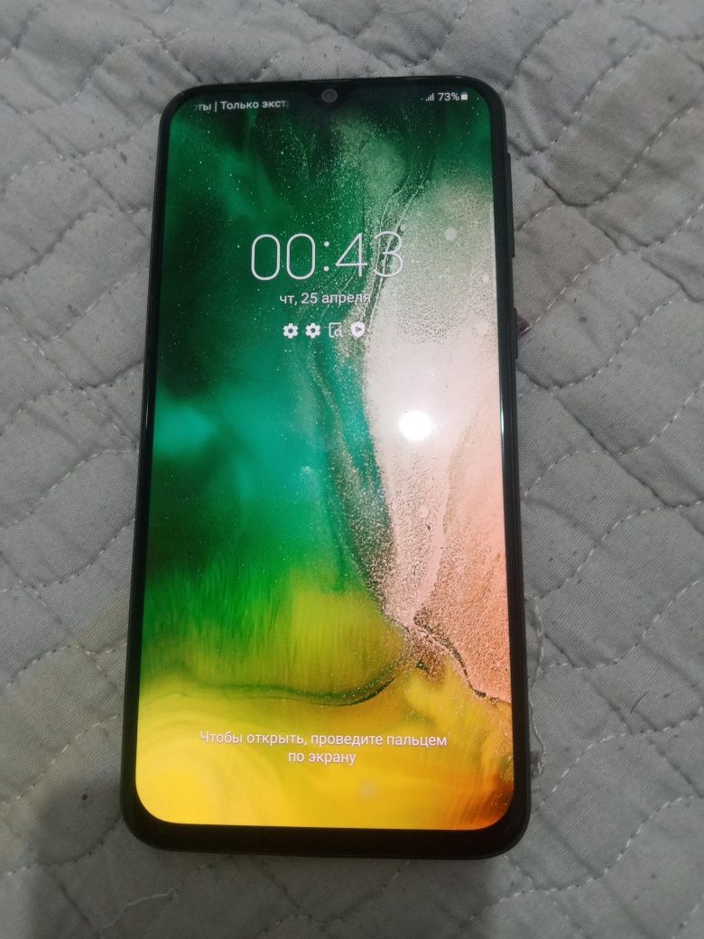 Продам Samsung A40