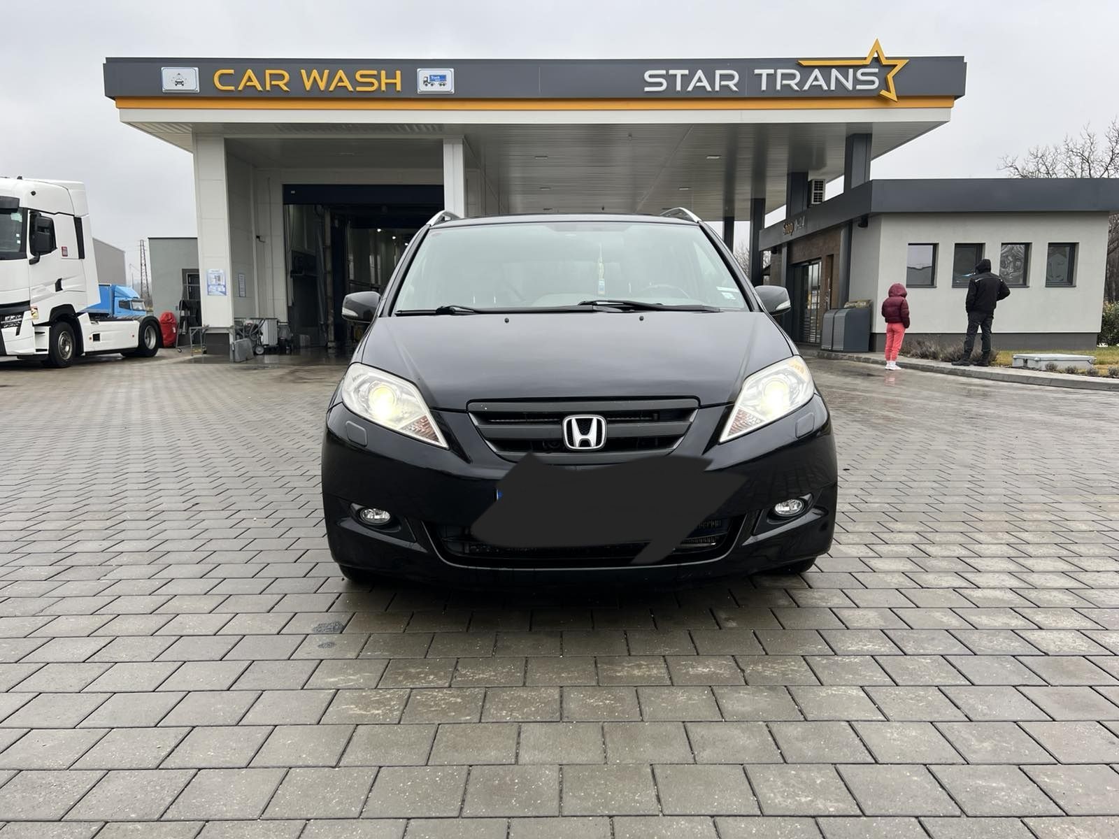 Honda FR V executive