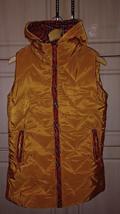 Унисекс жилетка в отличном состоянии