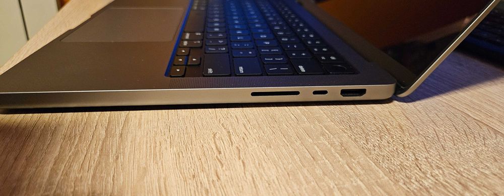 MacBook Pro 14” M1 Pro (A2442, 2021) – 16GB RAM / 512GB SSD