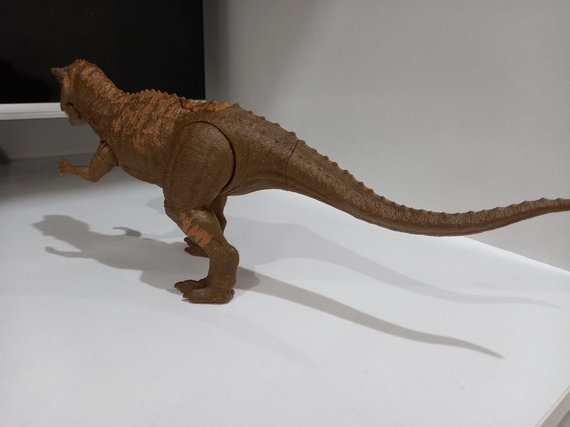 Продам фигурку динозавра