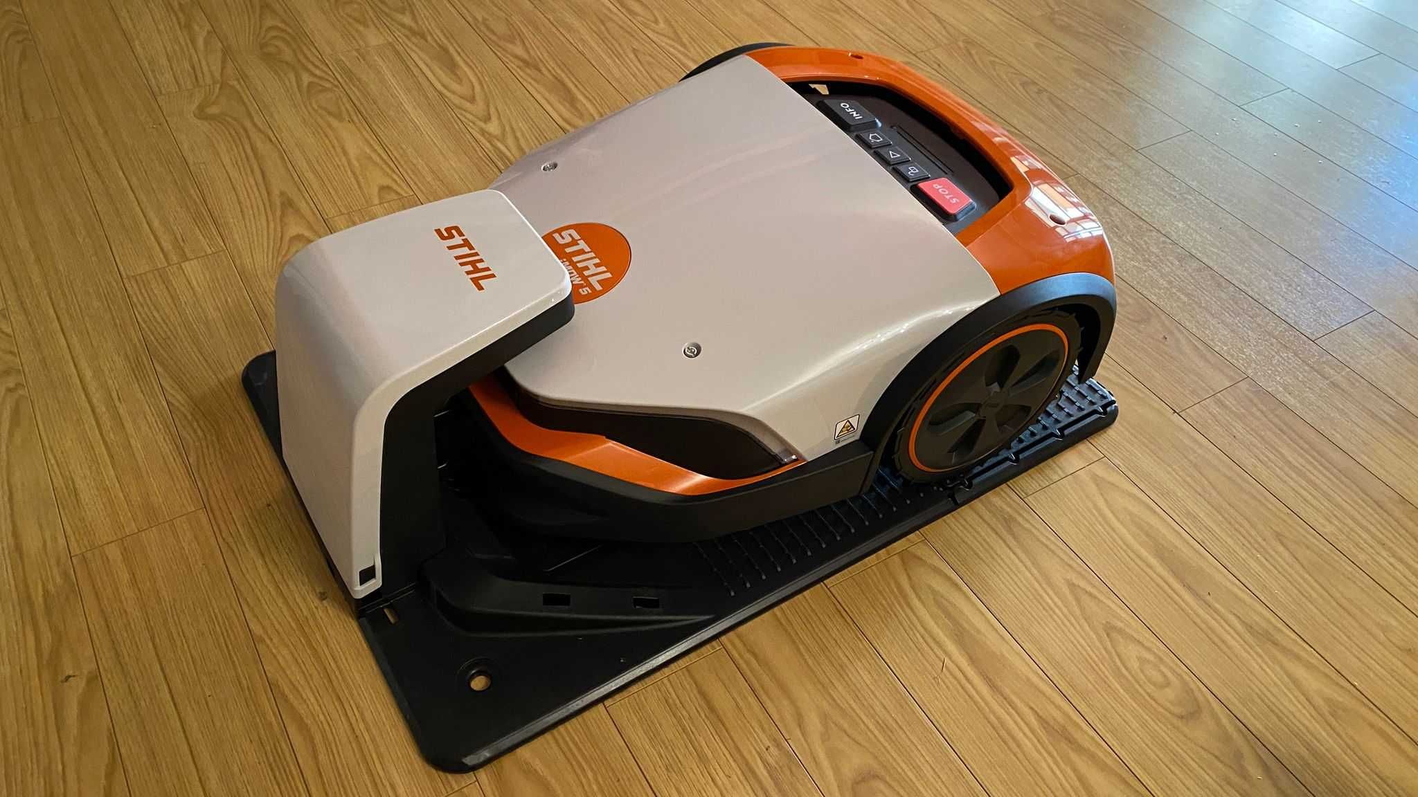 STIHL IMOW 5 - Pachet complet robot de tuns gazonul