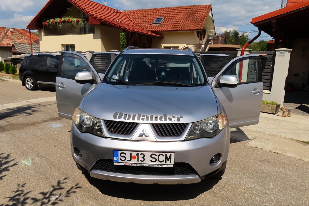 Mitsubishi Outlander 2
