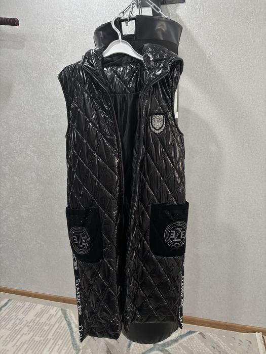 Женская удлиненная жилетка