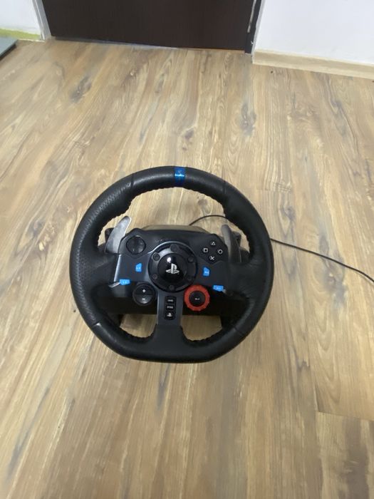 Vând volan logitech g29