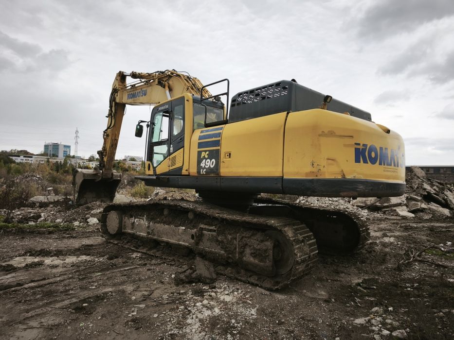 Escavatoare Komatsu