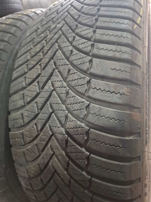 2 Всесезонни гуми Firestone 215/55/17 ДОТ22 7мм