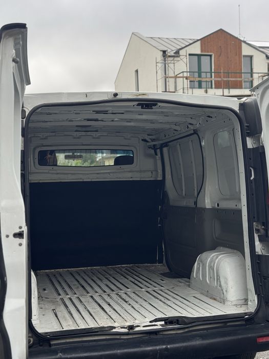 Vând Opel Vivaro 1.9TDI