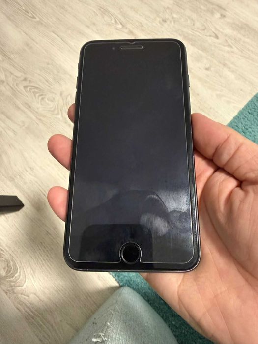 Vand iPhone 8 Plus 64Gb