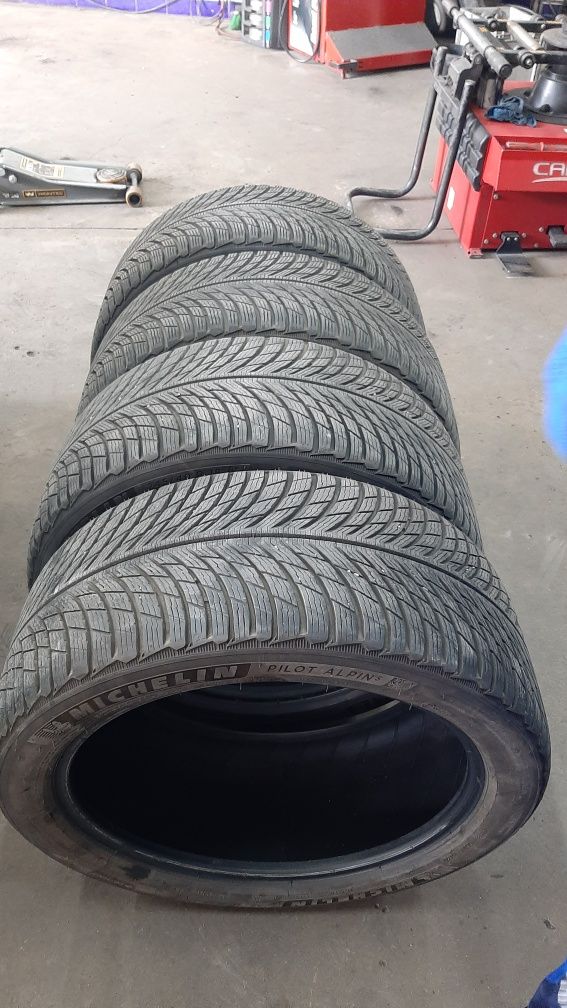 245/40/18 Зимни гуми  4 броя Michelin Pilot ALPIN 5