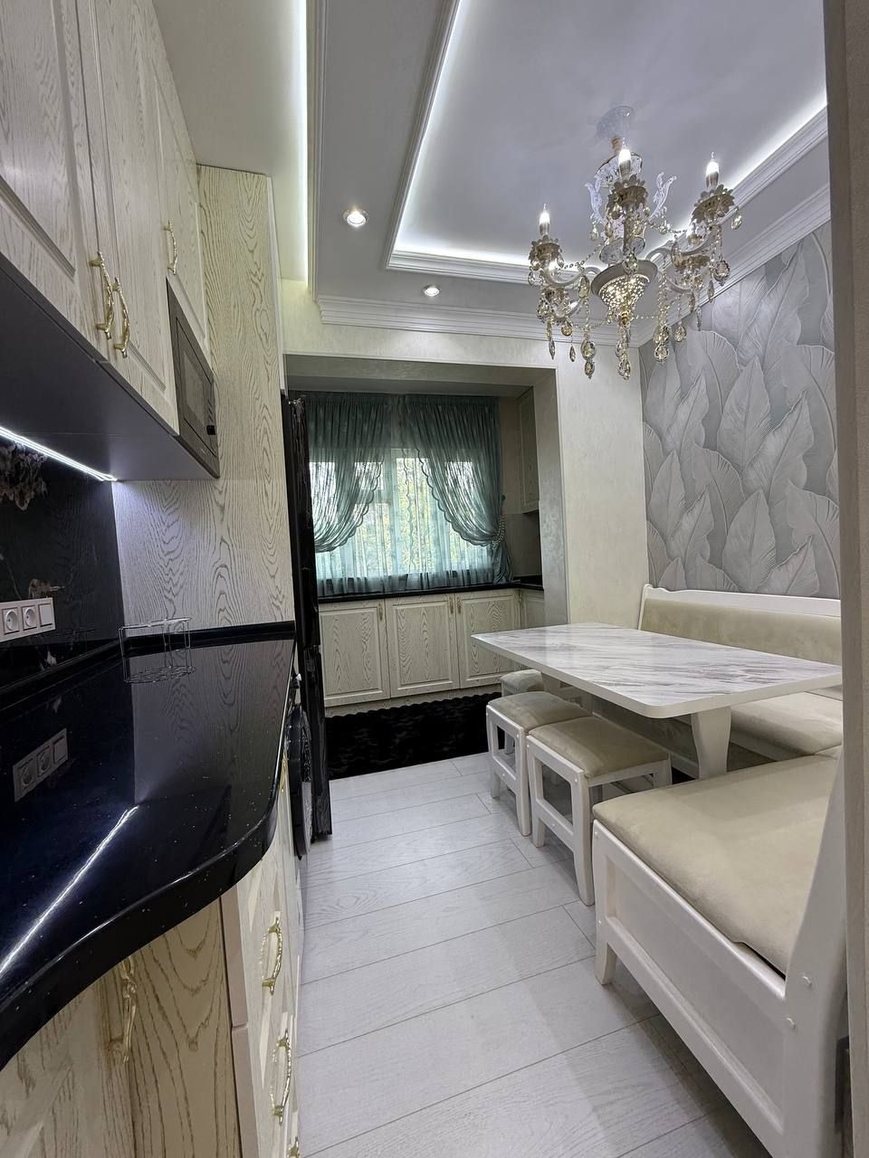 Продается 4х ком квартира на ул. С.Азимова, ор-р: кафе Эфенди, 90 м²
