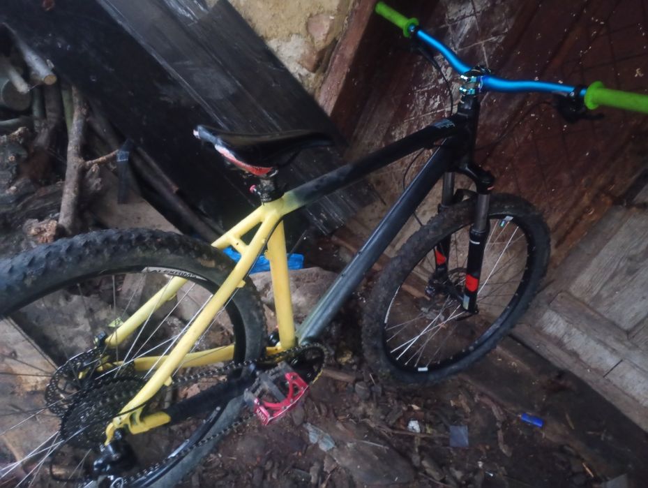 Vând cube custom 1×9 viteze