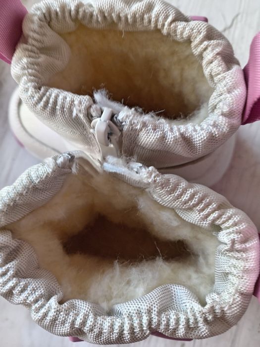 Продам детскую обувь новую