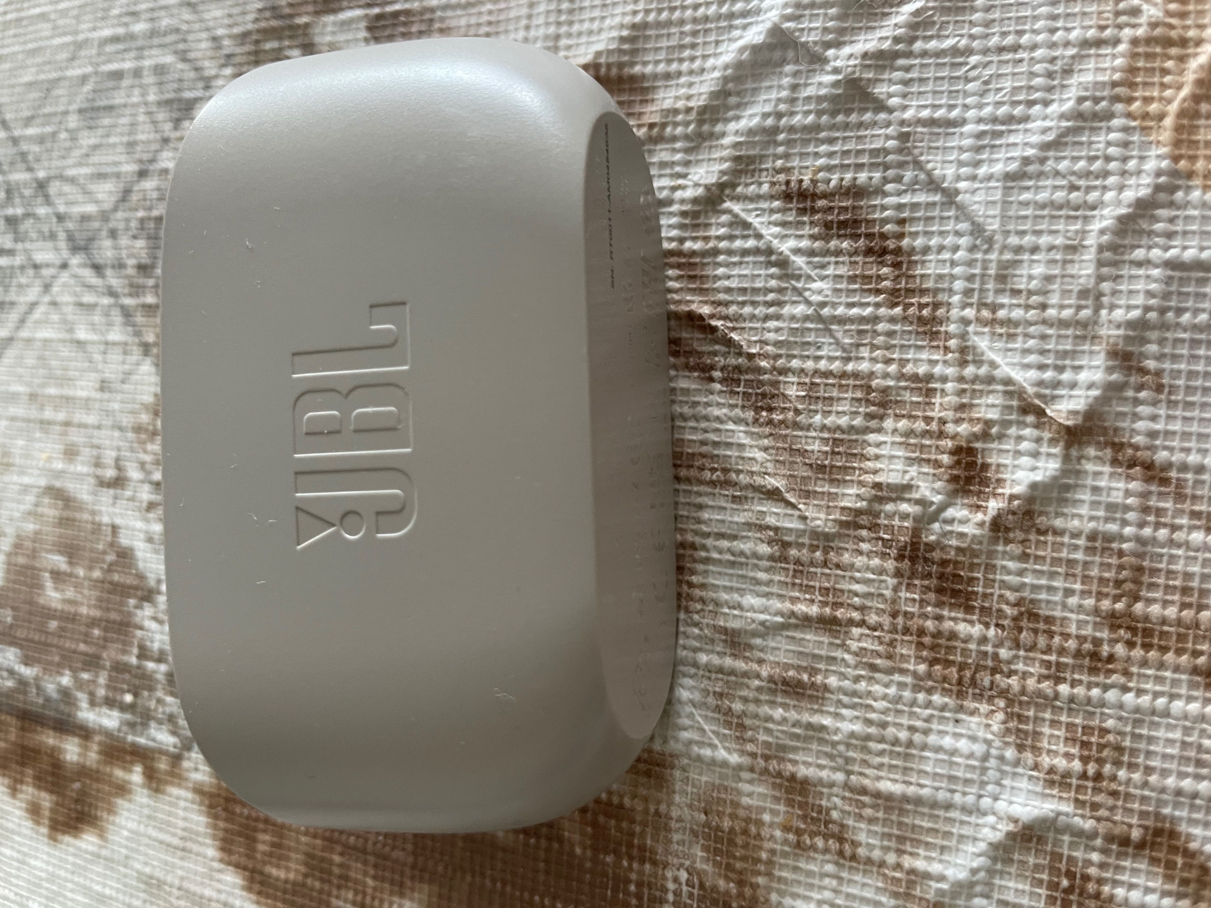 JBL слушалки bluetooth