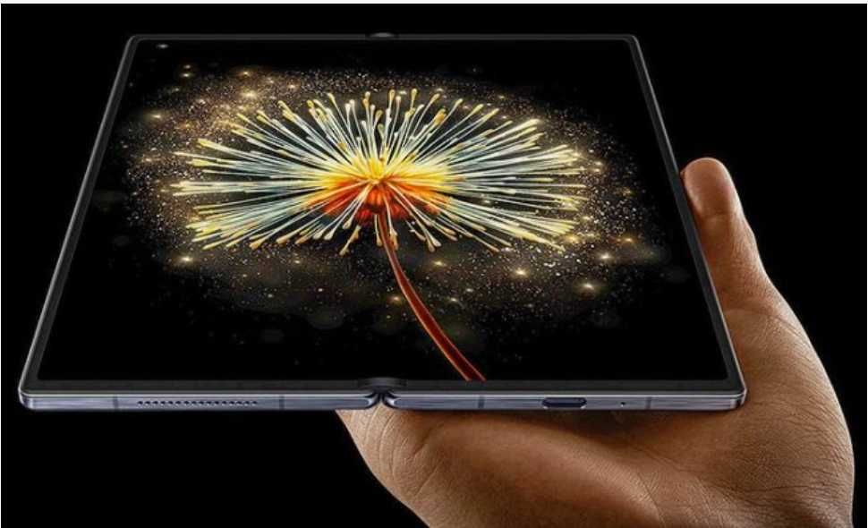 НОВ, НЕПОЛЗВАН смартфон Xiaomi Mix Fold 3, премиум пакет