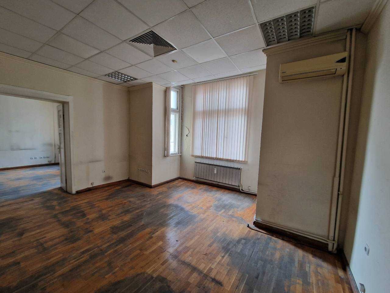 Дава се под наем Офис в София, Център - 850 кв.м за 8500 € - Снимка #4