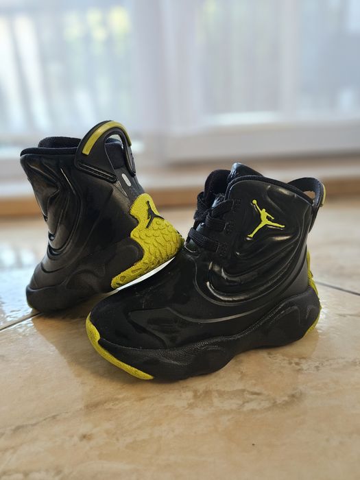 Спортни обувки Детски Air Jordan 23 Drip


Очаквана доставка в: София-