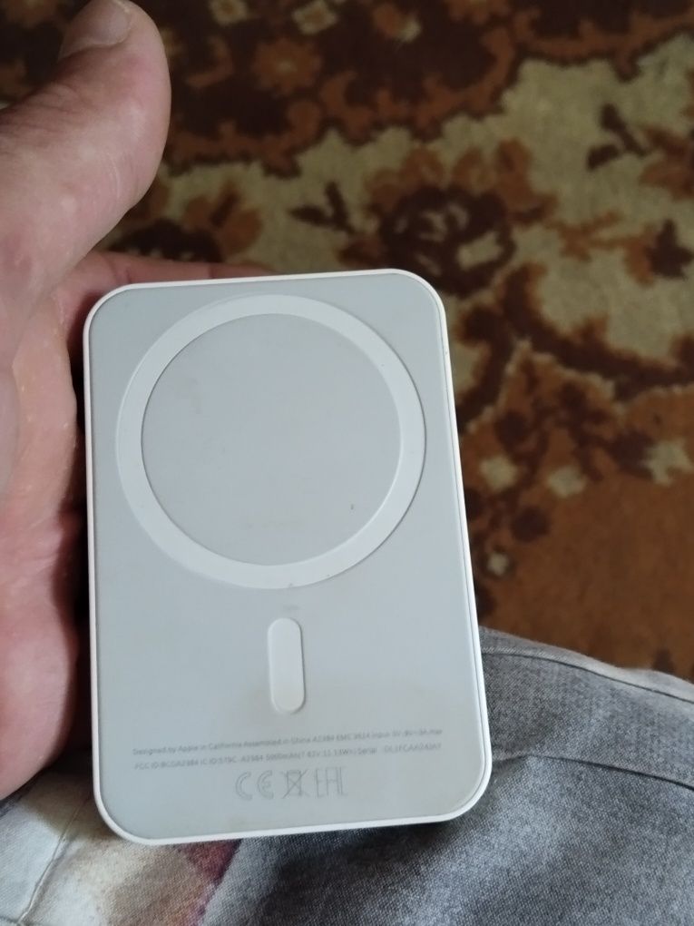 Продам Power bank Apple