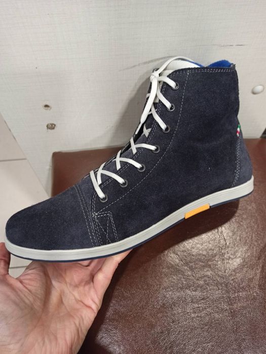 Продавам нови мъжки кецове