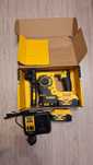 Продавам нов акумулаторен перфоратор DeWalt DCH253