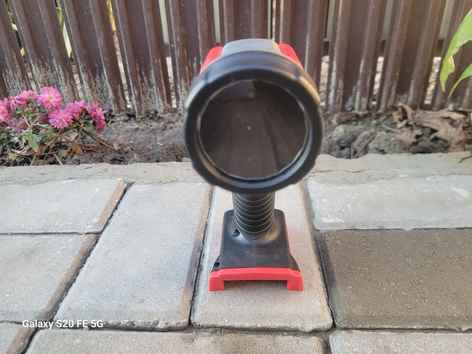 Lanternă Milwaukee nouă