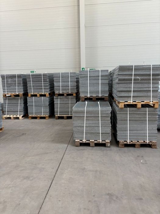 Vând trepte zincate la orice dimensiune pentru scări metalice facem la