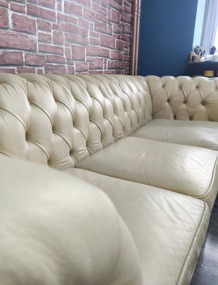 Canapea din piele Chesterfield