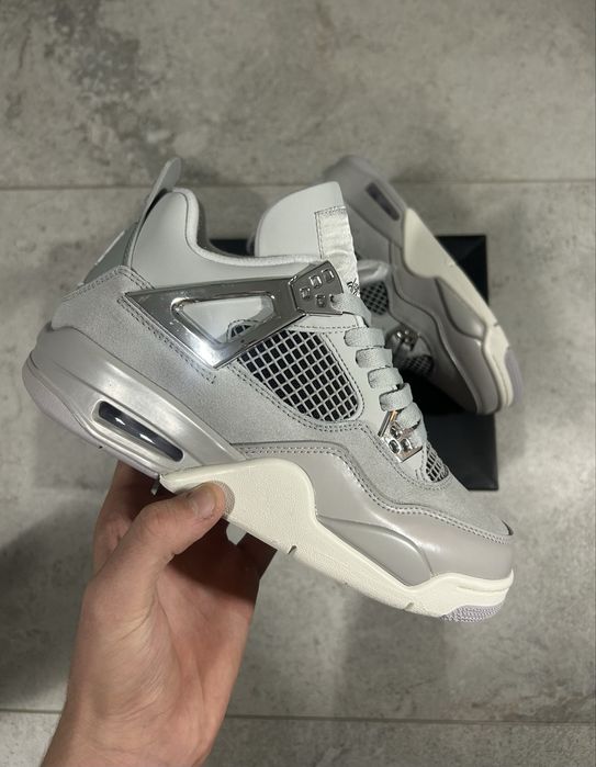 Jordan 4 Frozen Moments