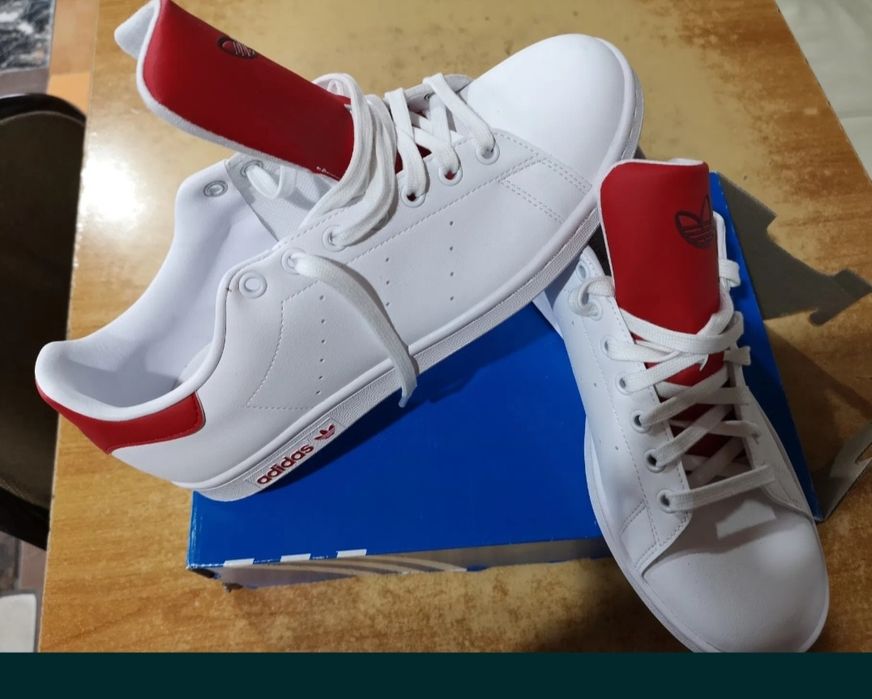 Adidas,model continetal 80 stripes. Marimea 43
