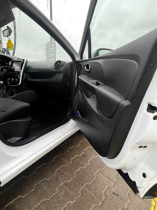 RENAULT Clio IV 2016