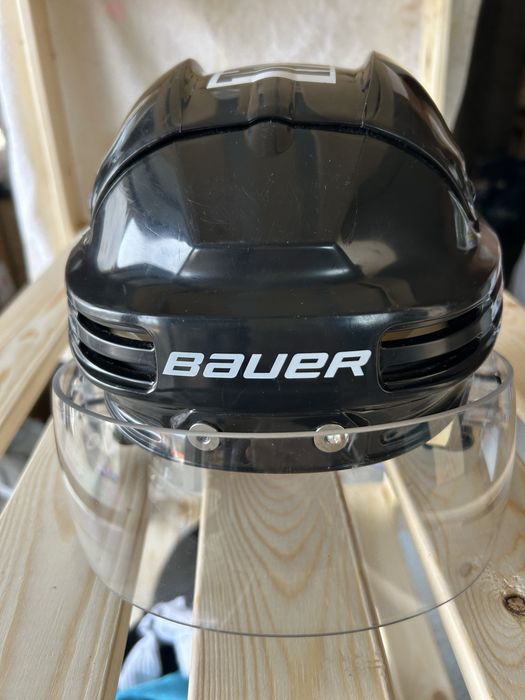 Продавам пълна хокейна екипировка – размер M, леко използвана