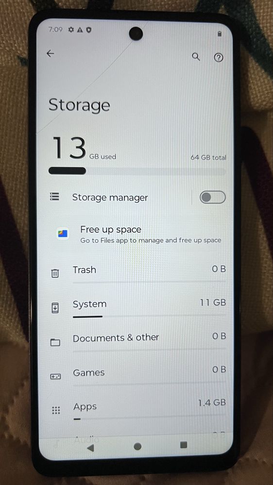 Motorola G04 64gb  android 14 nu are semnal sticla putin fisurata